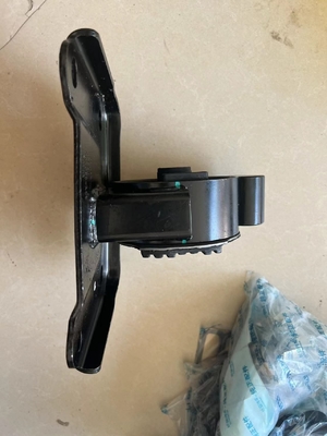 Black Geely Engine Claw Pad for Gearbox and Engine Fixing Rubber Sleeve